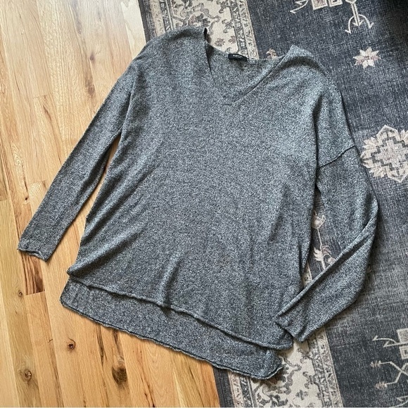 Aritzia Babaton Wool Linen Marled Gray VNeck Flowy Sweater Medium - Picture 1 of 5